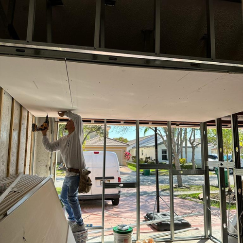 Harold Matos Construction LLC: Fix Drywall Services