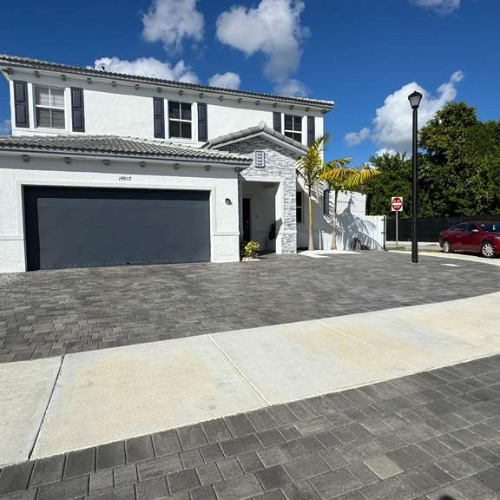 Harold Matos Construction LLC: Pavers Installation Services